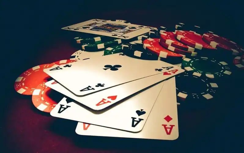 Smooth mobile navigation through bet 444 live casino tables and sections